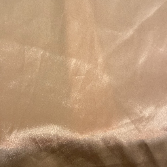 VICTORIA’S SECRET LIGHT PINK‎ SATINY CAMISOLE - Picture 3 of 10